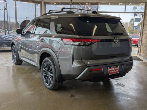 New 2026 Nissan Pathfinder SL w/ SL Premium Package image 5