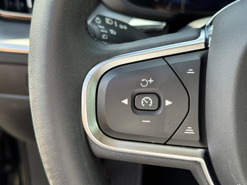 Used 2023 Volvo XC60 B5 Core image 38