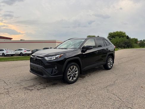 Certified 2023 Toyota RAV4 XLE Premium AWD/4WD image 11