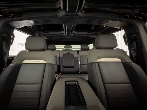 Used 2025 GMC Hummer EV 2X image 15