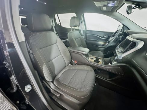 Used 2023 GMC Acadia SLE image 32