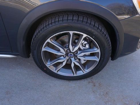 Used 2015 Volvo V60 T5 Cross Country w/ Protection Package image 12