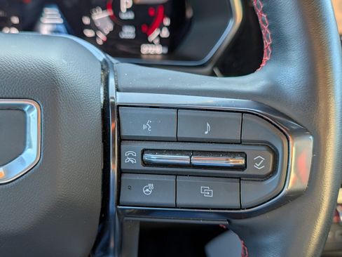 Used 2025 GMC Canyon AT4 w/ AT4X Package AWD/4WD image 30