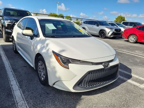 Used 2021 Toyota Corolla L FWD image 3