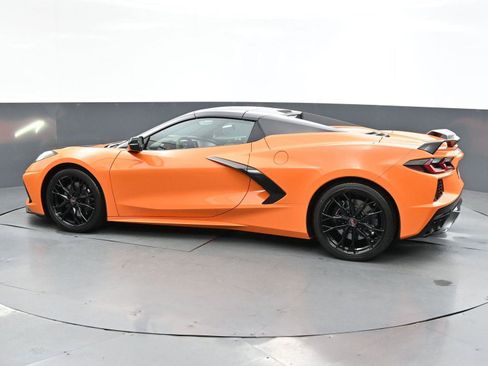 Used 2024 Chevrolet Corvette Stingray Premium Conv w/ Z51 Performance Package RWD image 4