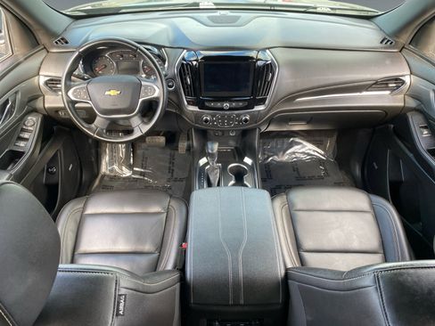 Used 2023 Chevrolet Traverse LT w/ LT Premium Package AWD/4WD image 10