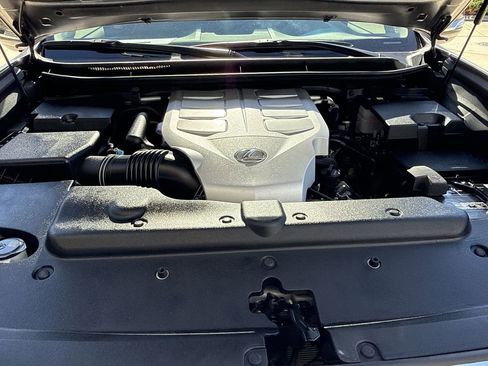 Used 2023 Lexus GX 460 Luxury w/ Sport Design Package image 14