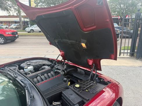 Used 2004 Chevrolet Corvette Coupe w/ Roof Package RWD image 22