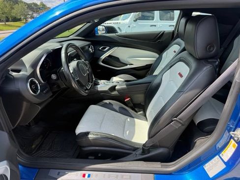 Used 2017 Chevrolet Camaro SS RWD image 10