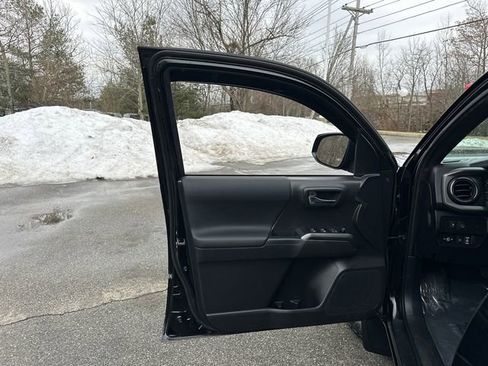 Used 2023 Toyota Tacoma TRD Off-Road w/ Advanced Technology Package image 22