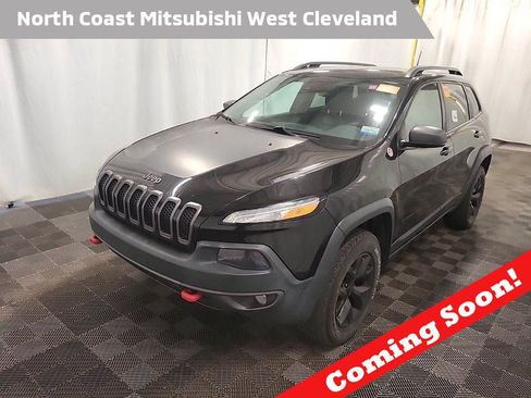 Used 2018 Jeep Cherokee Trailhawk AWD/4WD image 1