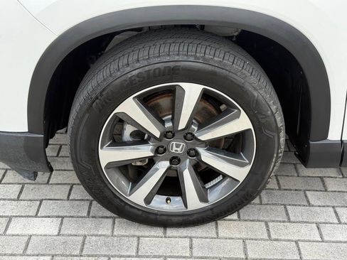 Used 2025 Honda Pilot Elite image 45
