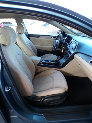 Used 2017 Hyundai Sonata SE FWD image 26