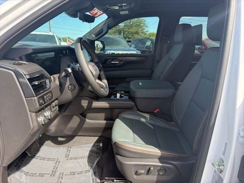 Used 2026 GMC Yukon AT4 w/ AT4 Premium Plus Package AWD/4WD image 14