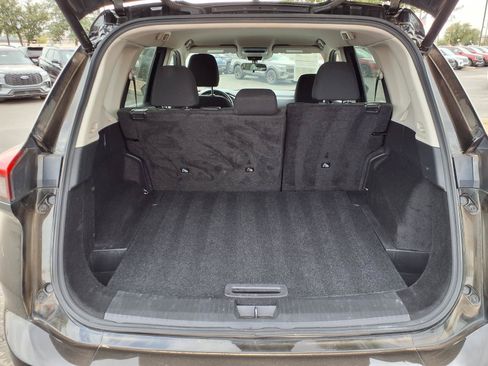 Used 2025 Nissan Rogue SV AWD/4WD image 16