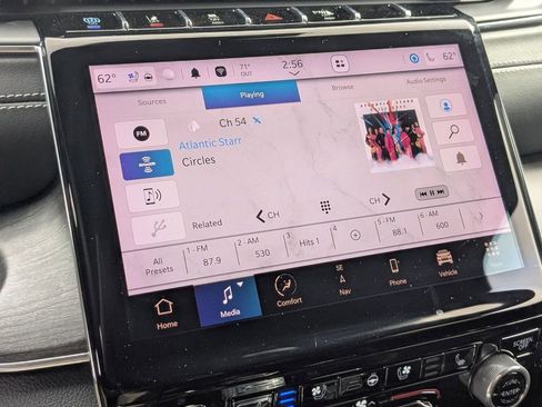 Used 2022 Jeep Grand Cherokee Overland w/ Advanced Protech Group III image 19