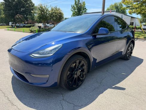 Used 2023 Tesla Model Y Long Range AWD/4WD image 8