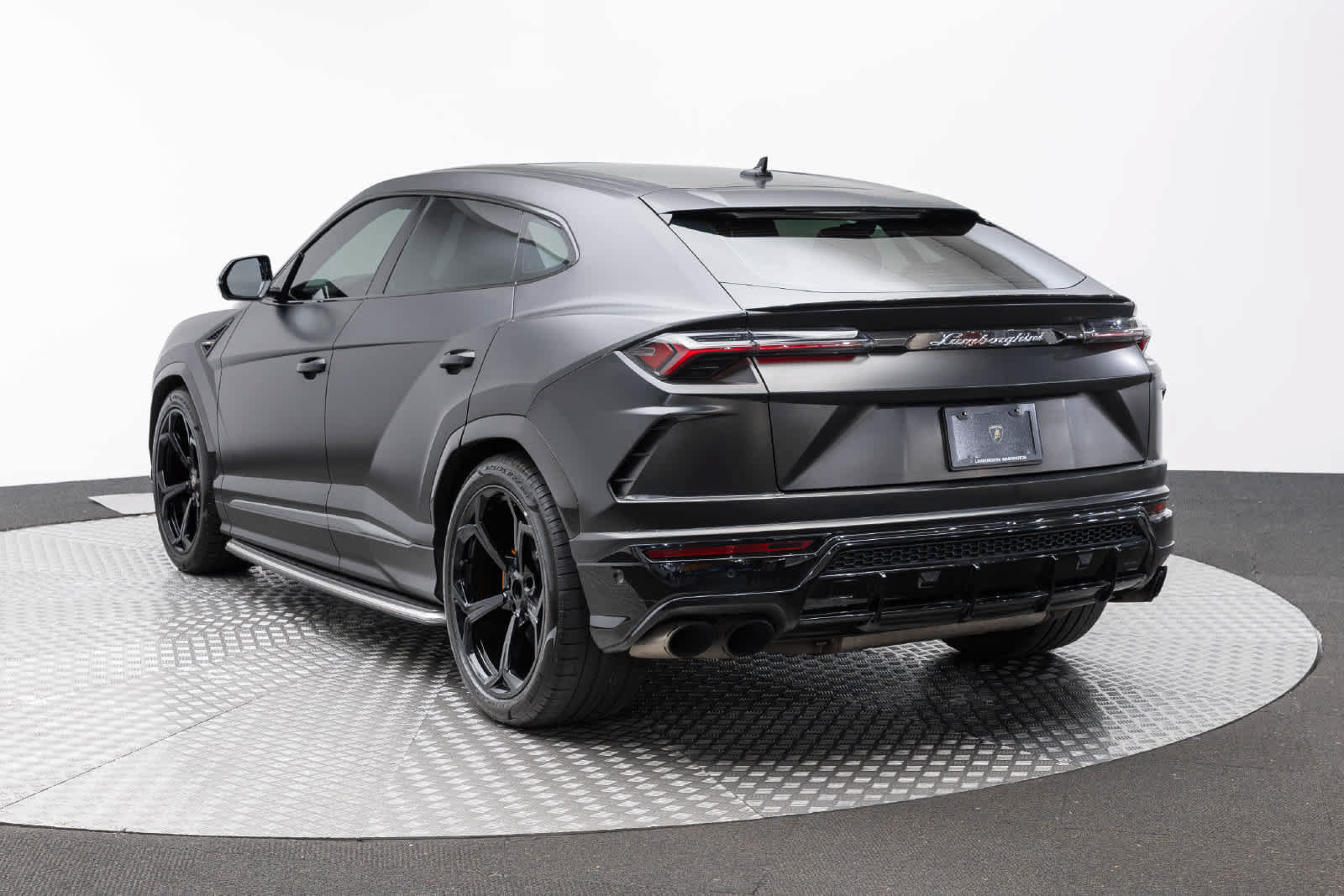 Used 2021 Lamborghini Urus AWD/4WD image 4