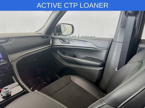 New 2025 Jeep Grand Cherokee Altitude image 23