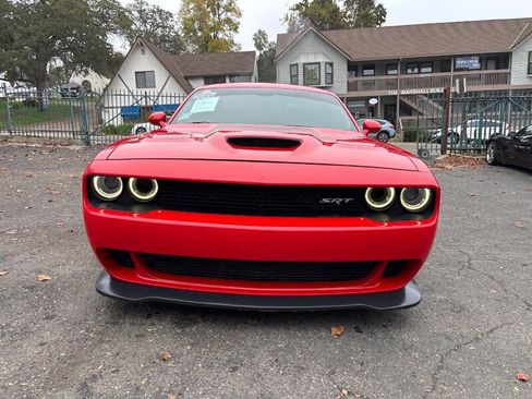 Used 2016 Dodge Challenger SRT Hellcat image 5