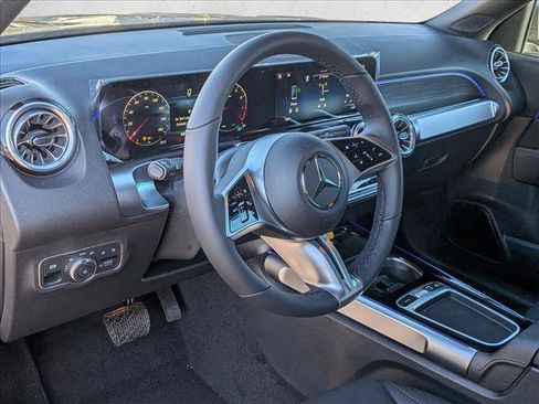 New 2026 Mercedes-Benz GLB 250 4MATIC image 3