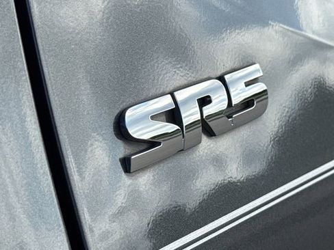 Used 2019 Toyota Tacoma SR5 RWD image 6