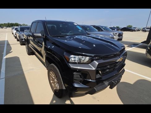 Used 2023 Chevrolet Colorado LT RWD image 12