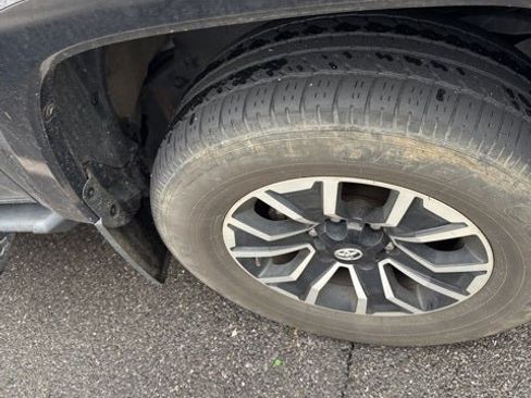 Used 2021 Toyota Tacoma TRD Sport image 34