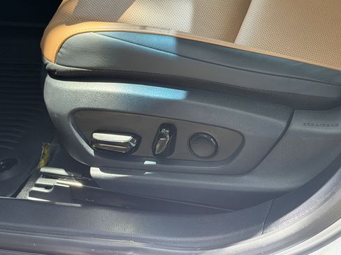 Used 2023 Lexus ES 350 w/ Premium Package FWD image 15