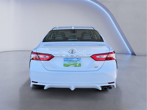 Used 2020 Toyota Camry SE w/ Carpet Mat Package FWD image 5