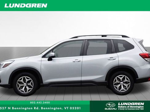 Used 2020 Subaru Forester Premium image 8