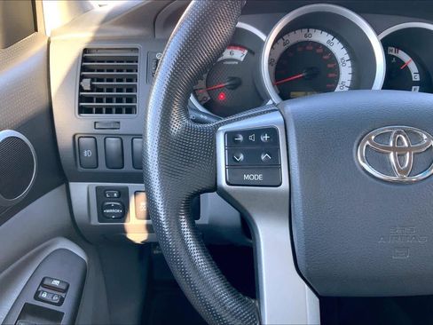 Used 2012 Toyota Tacoma PreRunner image 22