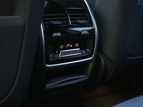 Used 2026 BMW X6 xDrive40i AWD/4WD image 15