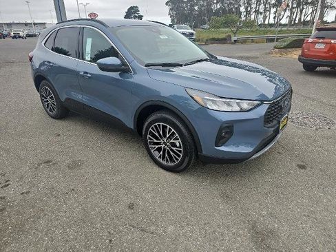 New 2025 Ford Escape SE image 9