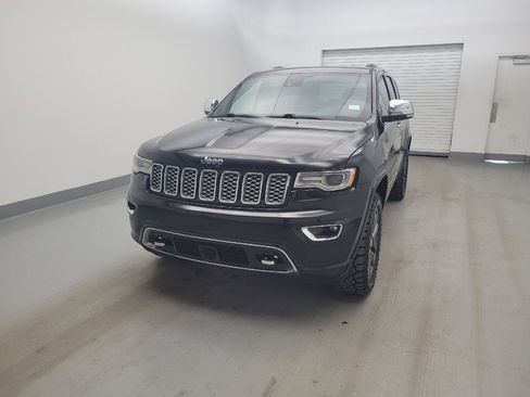 Used 2018 Jeep Grand Cherokee Overland AWD/4WD image 15