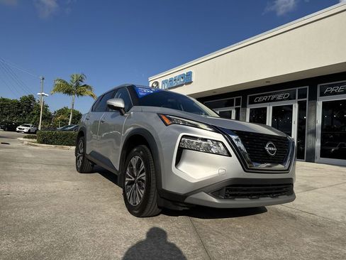 Used 2023 Nissan Rogue SV image 31