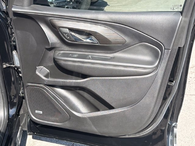 Used 2023 GMC Terrain SLT w/ Infotainment Package II FWD image 22