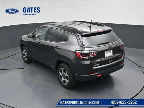Used 2022 Jeep Compass Trailhawk w/ Trailhawk Convenience Group AWD/4WD image 49