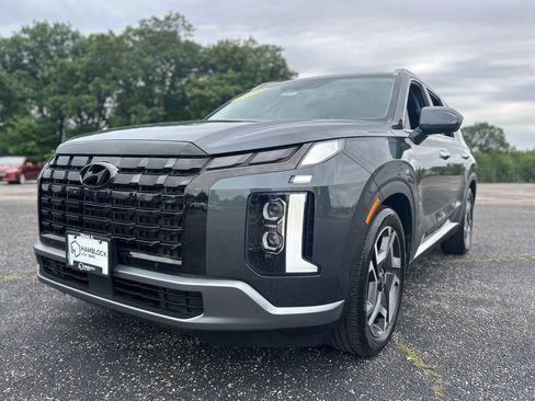 Used 2024 Hyundai Palisade Limited AWD/4WD image 3