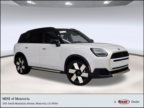 Used 2025 MINI Cooper Countryman S image 1