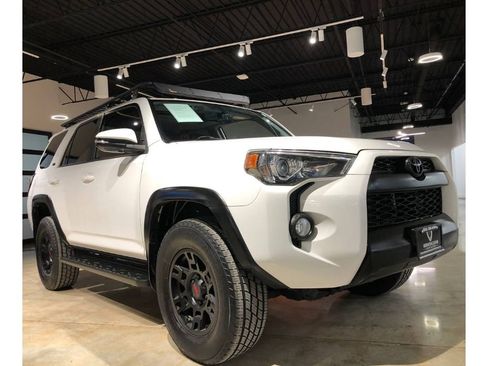 Used 2018 Toyota 4Runner SR5 Premium image 6