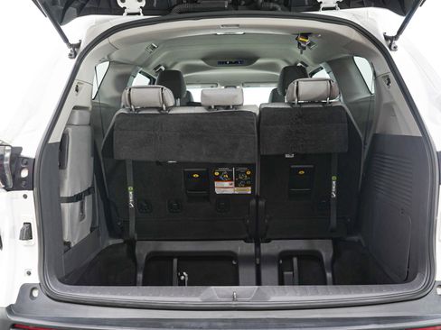 Used 2022 Toyota Sienna LE FWD image 18
