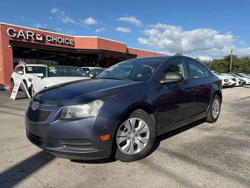 Used 2013 Chevrolet Cruze LS FWD image 1