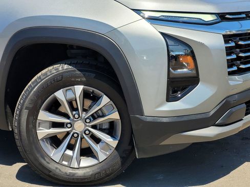 Used 2025 Chevrolet Equinox LT w/ Convenience Package II AWD/4WD image 5