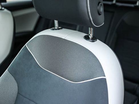 New 2026 Volkswagen Taos SE image 38