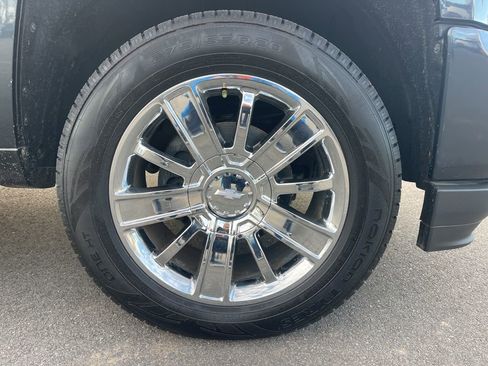 Used 2017 Chevrolet Silverado 1500 High Country image 33