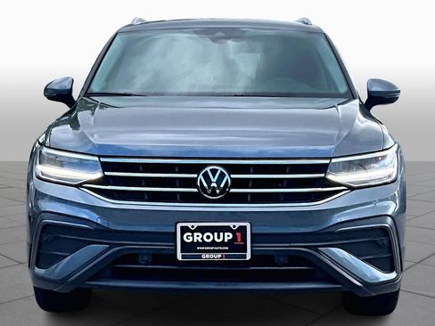 Used 2024 Volkswagen Tiguan SE image 4