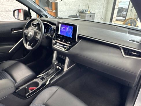 Used 2025 Toyota Corolla Cross AWD Hybrid w/ Convenience Package image 54