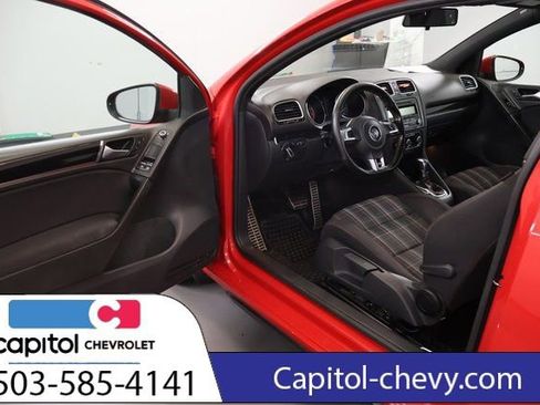Used 2012 Volkswagen Golf 2-Door FWD image 8