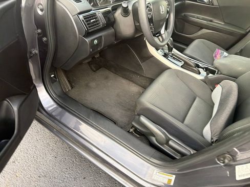 Used 2017 Honda Accord LX image 13